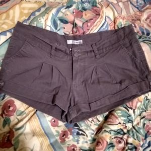 Ladies short shorts, refuge size 5